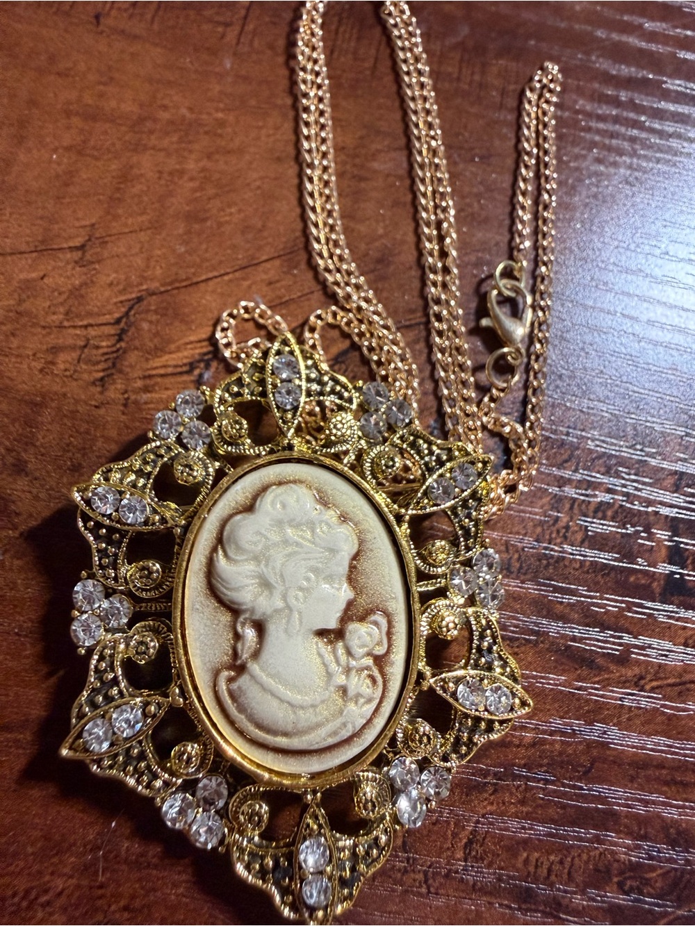 Vintage-Inspired Gold Cameo Pendant Necklace and Brooch